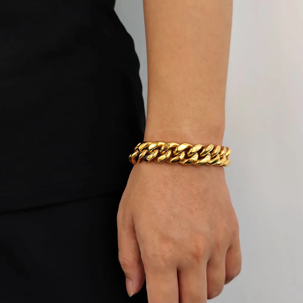 Wholesale Hot Sales Diamond Clasp Hip Hop Cuban Chain Bracelet 18k Gold Plated Stainless Steel Cuban Link Bracelet Boys Mens